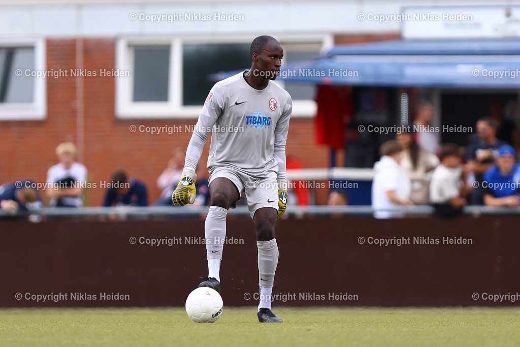 NH_BillstedtCup2025_Turnier_12072025 | Nathanael Sallah (Eimsbütteler TV)Fußball I Herren I Billstedt Cup 2025 I Saison 2025-2026  I Halbfinale I Hamburger SV U21 - Eimsbütteler TV I 12.07.2025 I Öjendorfer Weg - Realisiert mit Pictrs.com