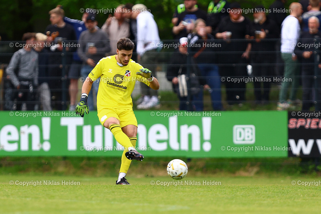 NH_Altona93_FCEintrachtNorderstedt_LottoPokal_03052025 | #99 Mauro Leonardo Alcaraz-Paramidani (Altona 93)Fußball I Herren I Lotto Pokal I Saison 2024-2025 I Halbfinale I Altona 93 - FC Eintracht Norderstedt I 03.05.2025 I Adolf-Jäger-Kampfbahn - Realisiert mit Pictrs.com