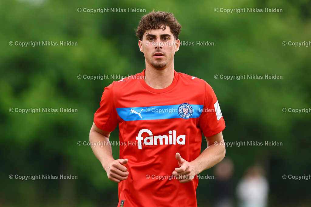 NH_HolsteinKielU23_FCEintrachtNorderstedt_Testspiel_05072025 | #11 Jordan Winter (Holstein Kiel U23)Fußball I Herren I Testspiel I Saison 2025-2026  I Holstein Kiel U23 - FC Eintracht Norderstedt I 05.07.2025 I Stadtwerke Arena Eckernförde - Realisiert mit Pictrs.com