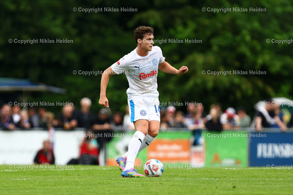 NH_SCWeicheFlensburg08_HolsteinKiel_Testspiel_28062025 | #14 Max Geschwill (Holstein Kiel)Fußball I Herren I Freundschaftsspiel I Saison 2025-2026  I SC Weiche Flensburg 08 - Holstein Kiel I 28.06.2025 I Manfred-Werner-Stadion - Realisiert mit Pictrs.com