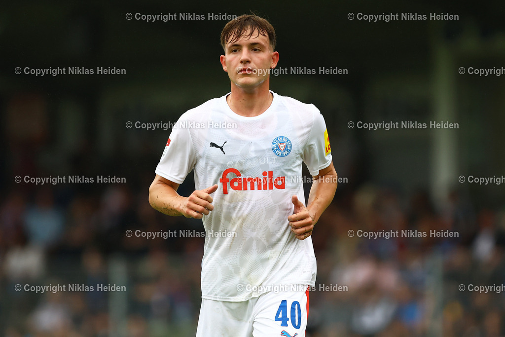 NH_SCWeicheFlensburg08_HolsteinKiel_Testspiel_28062025 | #40 Leon Parduzi (Holstein Kiel)Fußball I Herren I Freundschaftsspiel I Saison 2025-2026  I SC Weiche Flensburg 08 - Holstein Kiel I 28.06.2025 I Manfred-Werner-Stadion - Realisiert mit Pictrs.com