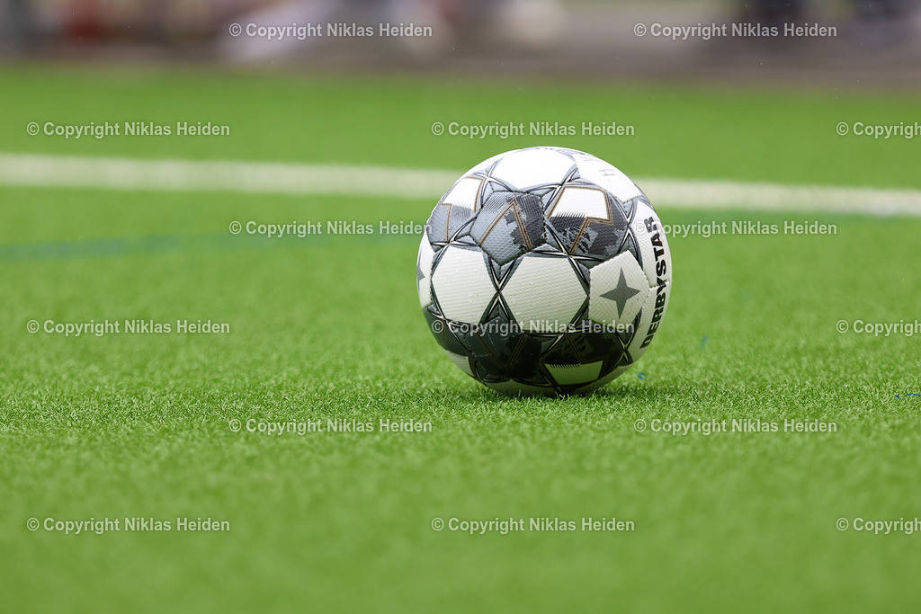 NH_EimsbüttelerTV_TSBPinneberg_Testspiel_13072025 | Spielball im Amateurfussball.Fußball I Herren I Testspiel I Saison 2025-2026  I Eimsbütteler TV - TBS Pinneberg I 13.07.2025 I Sportplatz Bundesstraße - Realisiert mit Pictrs.com