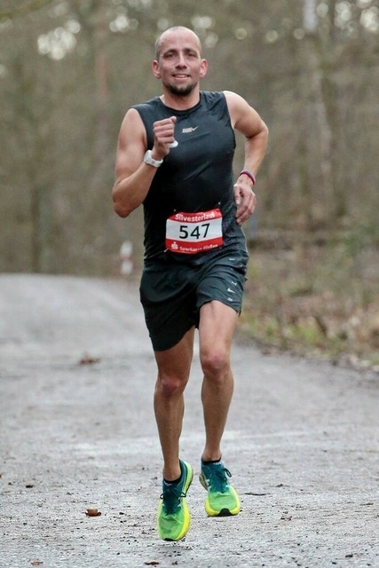 LAZ Gießen - Silvesterlauf Gießen | 31.12.2022, xovx, Leichtathletik Volkslauf, LAZ Gießen - Silvesterlauf Gießen 

Lauf über 21,1km und 10km. - Realisiert mit Pictrs.com