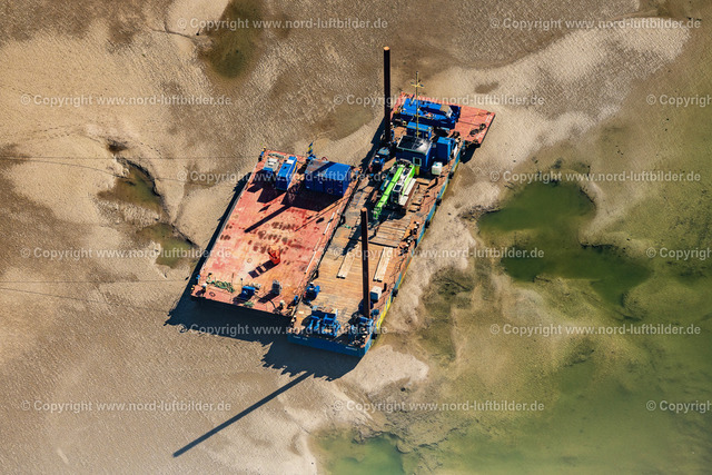 Norderney_Wattenmeer_Bohrungen_Für_Offshorenetzanbindungssysteme_Balwin1_Und_Balwin2_ELS_5697050923 | NORDERNEY 05.09.2023 Baustelle im Wattenmeer mit Bohrungen für Offshore Netzanbindungssysteme Balwin1 und Balwin2 auf der Insel Norderney richtung Festland im Bundesland Niedersachsen, Deutschland. // Construction site in the Wadden Sea with drilling for offshore grid connection systems Balwin1 and Balwin2 on the island of Norderney towards the mainland in the state of Lower Saxony, Germany. Foto: Martin Elsen