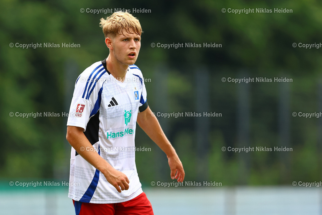 NH_HamburgerSVU21_HolsteinKielU23_Testspiel_20072025 | #14 Benjamin Lamce (Hamburger SV U21)Fußball I Herren I Testspiel I Saison 2025-2026  I Hamburger SV U21 - Holstein Kiel U23 I 20.07.2025 I Alexander-Otto-Akademie - Realisiert mit Pictrs.com