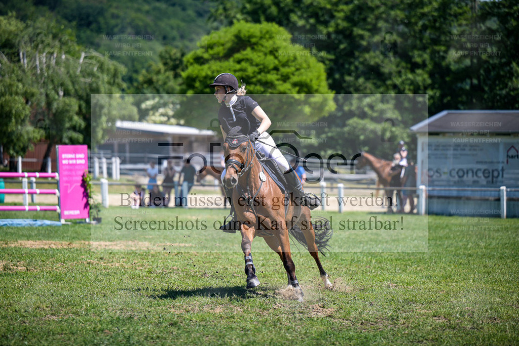 Reitturnier Voxtrup | Bilder aus dem Reitsport by Foto Oger - Domenic Schlinge - Realisiert mit Pictrs.com