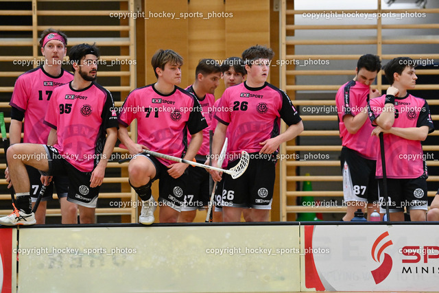 VSV Unihockey vs. Wiener Floorballverein 25.3.2023 | Spielerbank Wiener Floorballverein, #17 Jakob Mayer, #95 Niklas Felsberger, #71 Christoph Platzer, #26 Alexander Hanschur