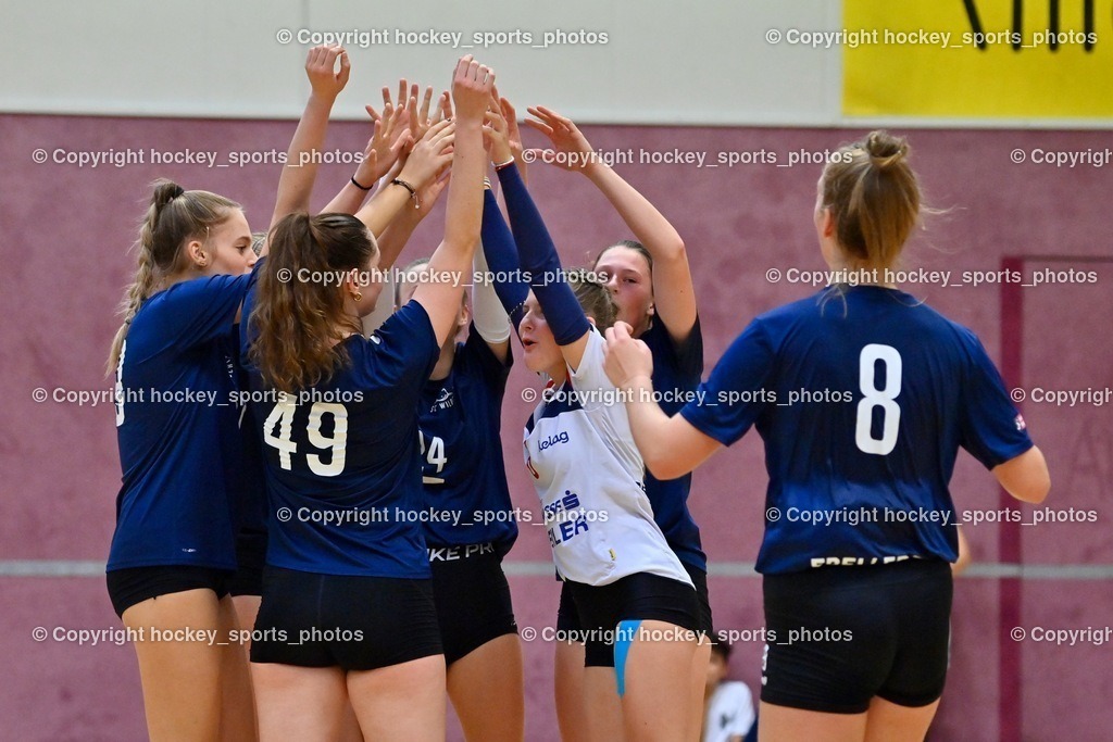 ASKÖ Volley Eagles vs. ATSC Kelag Wildcats 16.10.2022 | ATSC Wildcats Mannschaft Jubel, #99 HUSANOVIÓ Lana, #49 JERNEJ Nicole, #6 GOBER Lea Hemma