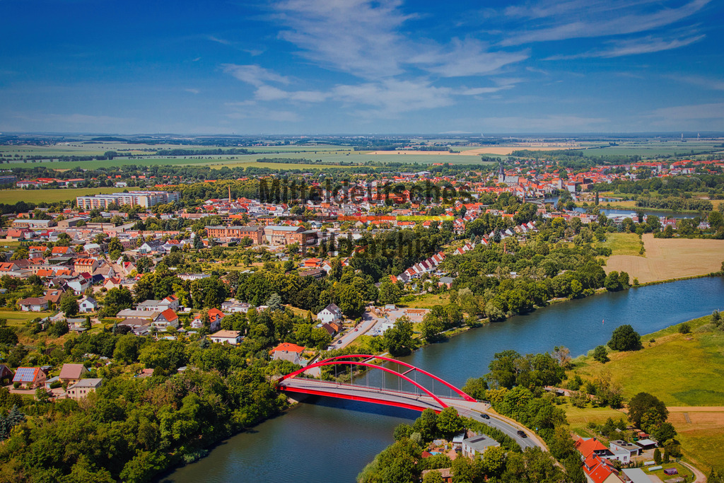 Calbe_mit_roter_Brücke_6428 | Luftbild von Calbe aus Gyrokopter - Realisiert mit Pictrs.com