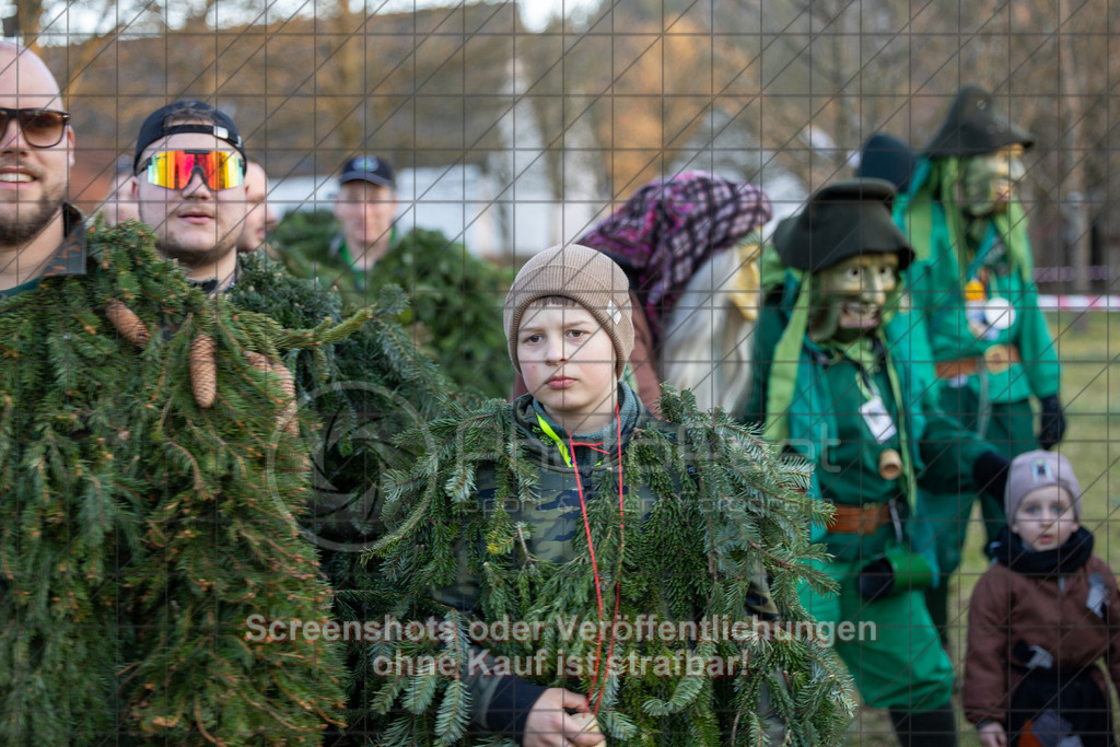 20250304_174236_0149 | #,Traditionelles Fasnetsverbrennen, Radschellenschläger Donzdorf, Donzdorfer Fasnet, Kampagne 2025, Fohlenwiese Schlossgarten, 73072 Donzdorf, 04.03.2025 - 17:30 Uhr,Foto: PhotoPeet-Eventfotografie/Peter Harich