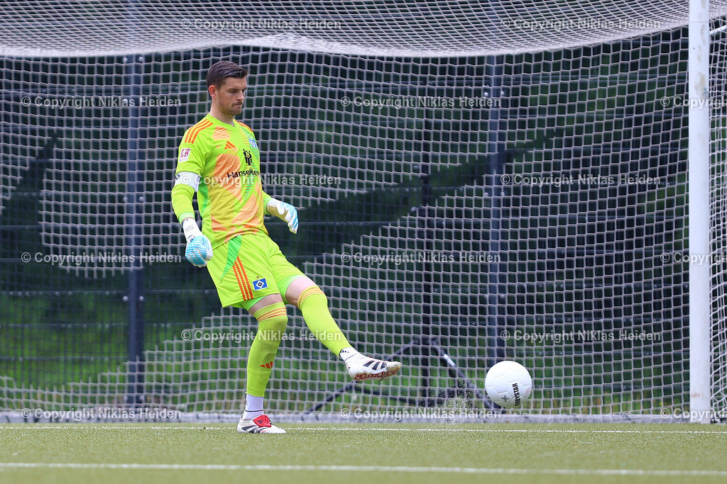 NH_BillstedtCup2025_Turnier_12072025 | Bennet Schmidt (Hamburger SV U21)Fußball I Herren I Billstedt Cup 2025 I Saison 2025-2026  I Finale I FC Eintracht Norderstedt - Hamburger SV U21 I 12.07.2025 I Öjendorfer Weg - Realisiert mit Pictrs.com