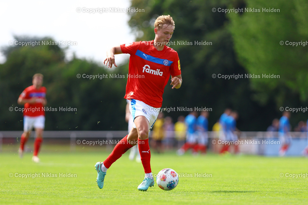 NH_EintrachtBraunschweig_HolsteinKiel_Testspiel_19072025 | #15 Kasper Davidsen (Holstein Kiel)Fußball I Herren I Testspiel I Saison 2025-2026  I Eintracht Braunschweig - Holstein Kiel I 19.07.2025 I Stadion am Salzgittersee - Realisiert mit Pictrs.com
