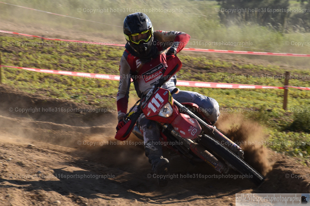 DSC_0364 | Sportfotografie , Motorsport, Motoross, Reitsport, Mointainbike, Enduro,
Landschaft , Outdoor, Eventfotografie, Landschaft, Bilder online bestellen - Realisiert mit Pictrs.com