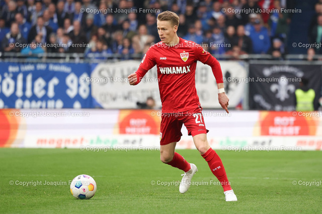 2024.02.17_svdvsstu_0014 | Darmstadt, 17.02.2024 Fussball 1. Bundesliga 22. Spieltag SV Darmstadt 98 -  VFB Stuttgart v.l., Chris Fuehrich (VFB Stuttgart), am Ball, Freisteller, Einzelbild, Ganzkörper, Aktion, Action, Spielszene





(DFL/DFB REGULATIONS PROHIBIT ANY USE OF PHOTOGRAPHS as IMAGE SEQUENCES and/or QUASI-VIDEO) - Realisiert mit Pictrs.com