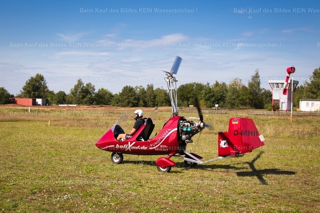 Gyrokopter_7103 | Die Magdeburger Platte® - das sind die schönsten Luftbilder von Magdeburg & Sachsen-Anhalt auf Acryl, Leinwand oder zum Download. Das ist Luftbildfotografie & Luftbildaufnahmen mit Drohne & Flugzeug.  - Realisiert mit Pictrs.com