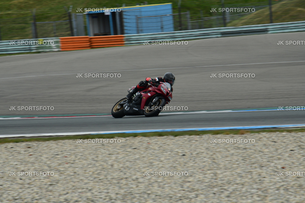 (5977) | IDM folgten parallel  der Superbike WM und Eventfotografie und vielen anderen Rennklassen bis ich im Jahr 2015 meine ersten Fotos in der MOTO GP machten durfte. Mein Anliegen ist es, die herausragenden Leistungen und Emotionen in Bildern festzuhalten - Realisiert mit Pictrs.com