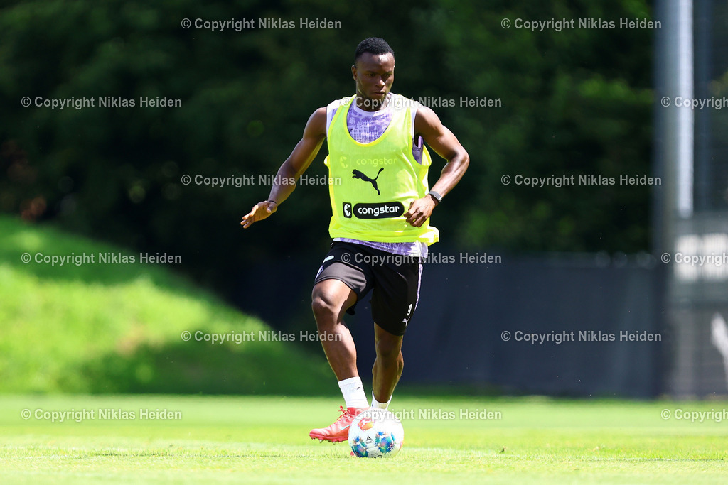 NH_FCStPauli_Training_11072025 | #9 Abdoulie Ceesay (FC St. Pauli)Fußball I Herren I Training I Saison 2025-2026 I FC St. Pauli I 11.07.2025 I Trainingszentrum FC St. Pauli - Realisiert mit Pictrs.com