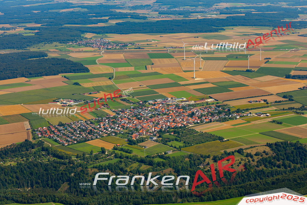 bermaringen-blaustein-maps-1527-jahr-2024 | Das Luftbild zeigt : Bermaringen Blaustein - Die Luftaufnahme wurde 2024 vom UL-Flugzeug aus erstellt ( keine Drohne ) - Hochauflösende Luftaufnahme - Für grossformatige Ausdrucke geeignet. Die Geschenkidee !Mit Lizenz und Bildrechte bestellbar