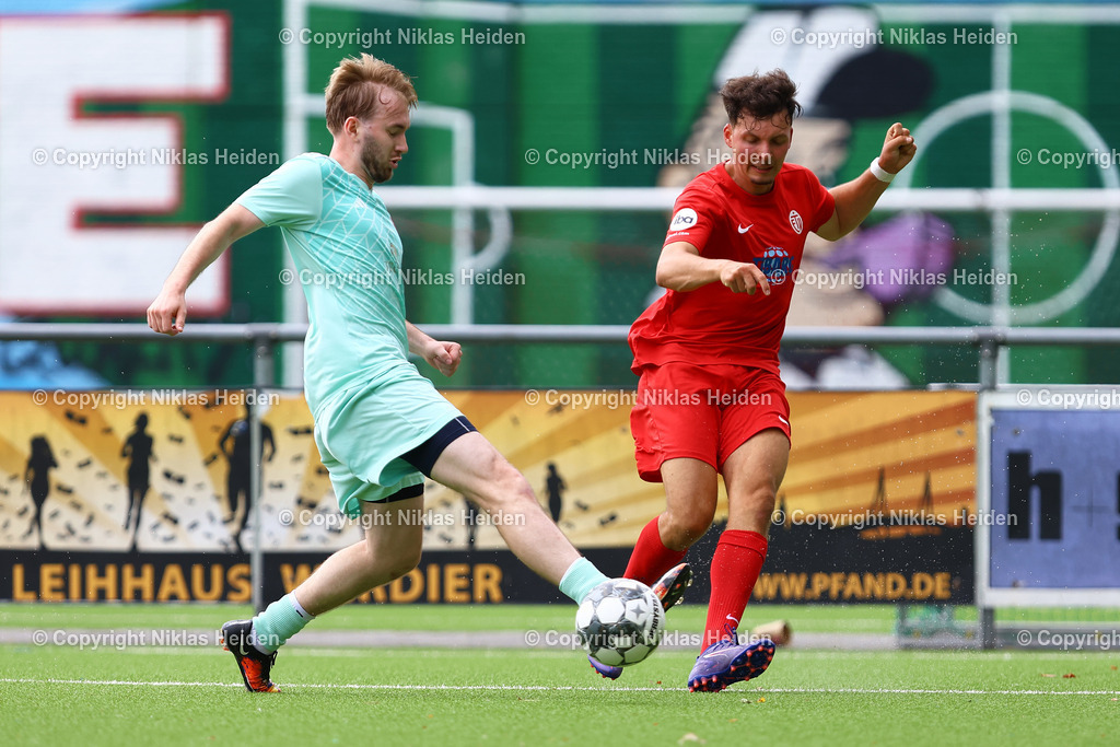 NH_EimsbüttelerTV_TSBPinneberg_Testspiel_13072025 | #23 Jasper Hölscher (Eimsbütteler TV), #99 Hendrik Müller (TBS Pinneberg)Fußball I Herren I Testspiel I Saison 2025-2026  I Eimsbütteler TV - TBS Pinneberg I 13.07.2025 I Sportplatz Bundesstraße - Realisiert mit Pictrs.com