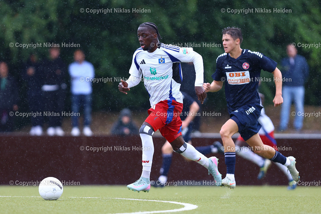 NH_BillstedtCup2025_Turnier_12072025 | Glory Kiveta (Hamburger SV U21)Fußball I Herren I Billstedt Cup 2025 I Saison 2025-2026  I Finale I FC Eintracht Norderstedt - Hamburger SV U21 I 12.07.2025 I Öjendorfer Weg - Realisiert mit Pictrs.com