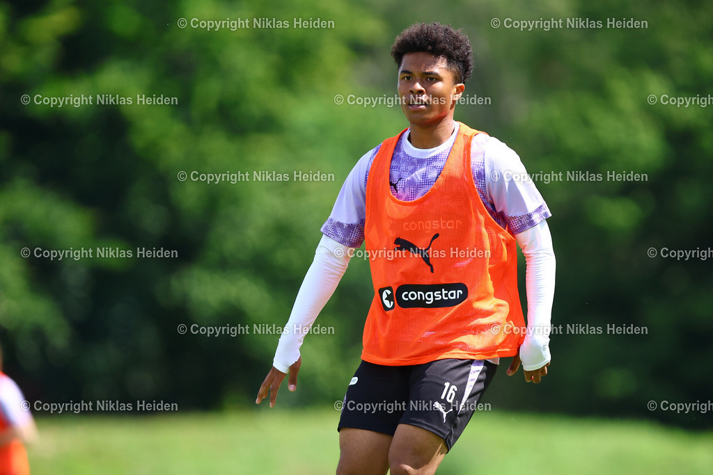 NH_FCStPauli_Training_11072025 | #16 Joel Chima Fujita (FC St. Pauli)Fußball I Herren I Training I Saison 2025-2026 I FC St. Pauli I 11.07.2025 I Trainingszentrum FC St. Pauli - Realisiert mit Pictrs.com
