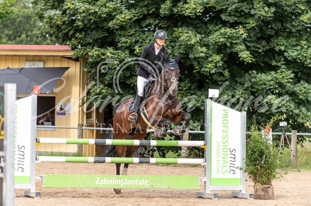 TBL_5855 | Turnierfotos von Reitturnieren in den Landkreisen Biberach, Ravensburg und in ganz Oberschwaben - von Tanja Bläschke - Colorsofahorse - Realisiert mit Pictrs.com