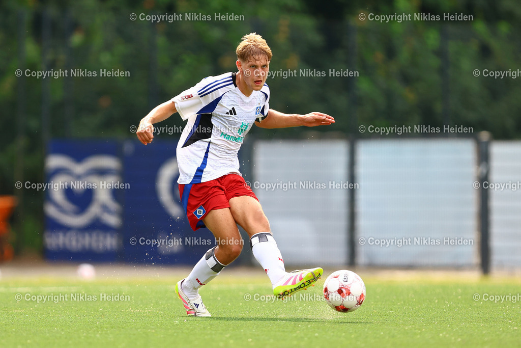 NH_HamburgerSVU21_HolsteinKielU23_Testspiel_20072025 | #14 Benjamin Lamce (Hamburger SV U21)Fußball I Herren I Testspiel I Saison 2025-2026  I Hamburger SV U21 - Holstein Kiel U23 I 20.07.2025 I Alexander-Otto-Akademie - Realisiert mit Pictrs.com