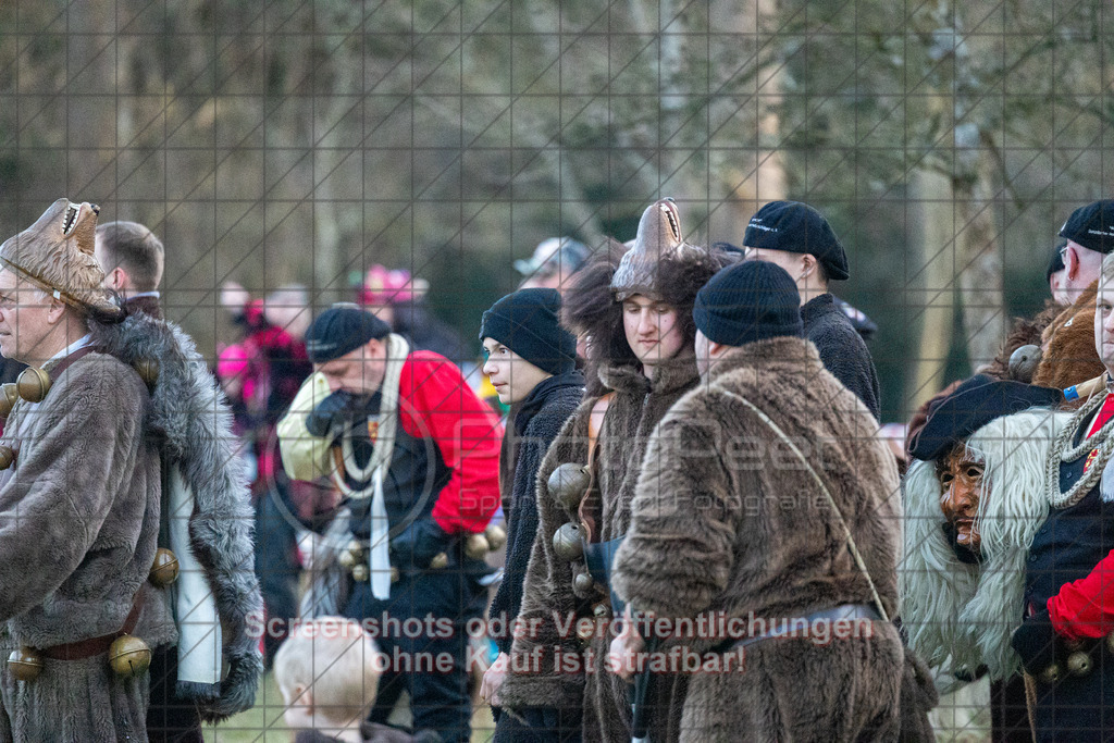 20250304_182054_0707 | #,Traditionelles Fasnetsverbrennen, Radschellenschläger Donzdorf, Donzdorfer Fasnet, Kampagne 2025, Fohlenwiese Schlossgarten, 73072 Donzdorf, 04.03.2025 - 17:30 Uhr,Foto: PhotoPeet-Eventfotografie/Peter Harich