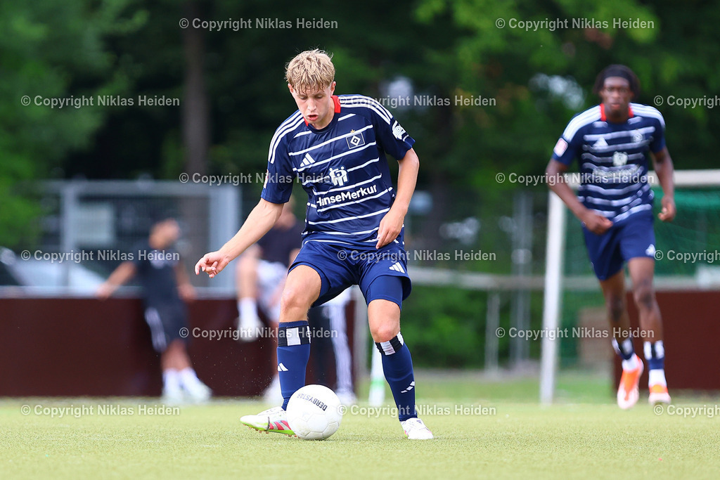 NH_BillstedtCup2025_Turnier_12072025 | Benjamin Lamce (Hamburger SV U21)Fußball I Herren I Billstedt Cup 2025 I Saison 2025-2026  I Halbfinale I Hamburger SV U21 - Eimsbütteler TV I 12.07.2025 I Öjendorfer Weg - Realisiert mit Pictrs.com