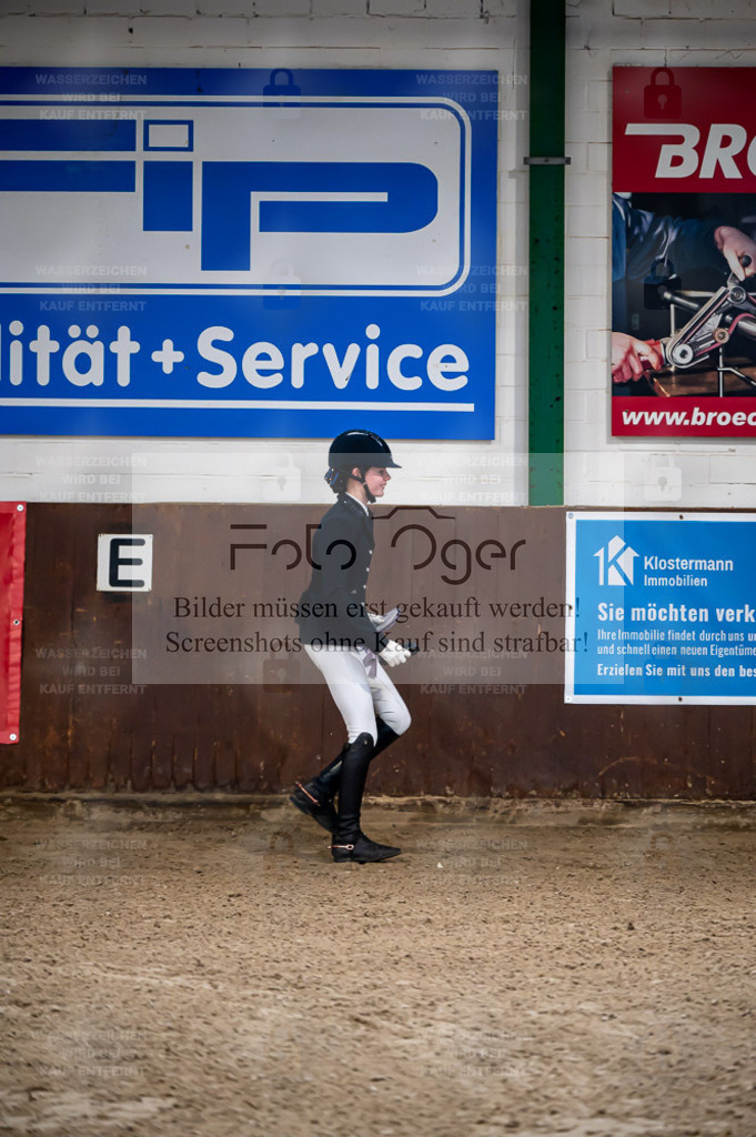 Hallenreittunier Voxtrup 2023 | Bilder aus dem Reitsport by Foto Oger - Domenic Schlinge - Realisiert mit Pictrs.com