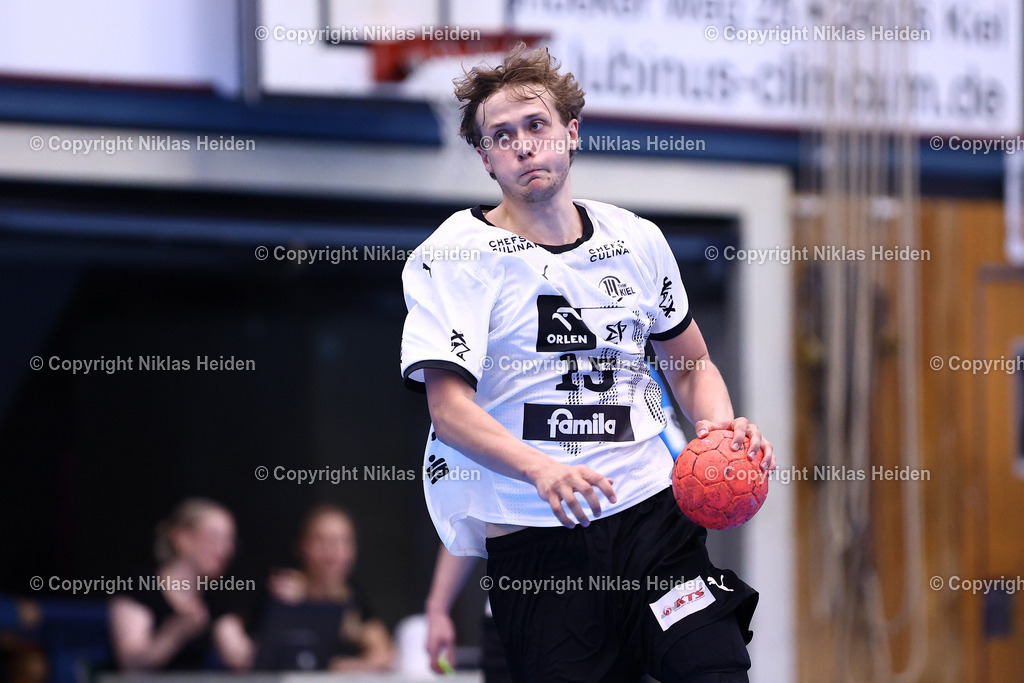 NH_THWKielII_FCStPauli_HandballMännerRegionalligaNord_09052025 | #15 Jesse Bennet Dahmke (THW Kiel II)Handball I Herren I Handball-Region Nord - Männer Regionalliga Nord I Saison 2024-2025 I 24. Spieltag I THW Kiel II - FC St. Pauli I 09.05.2025 I Edgar-Meschkat-Halle - Realisiert mit Pictrs.com