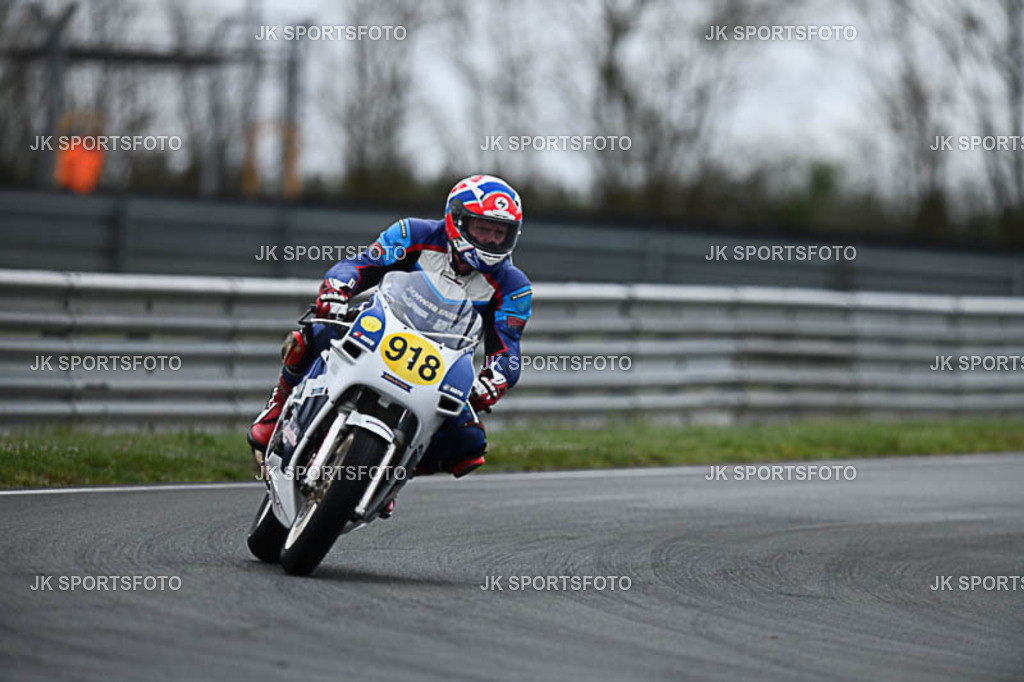 (3112) | IDM folgten parallel  der Superbike WM und Eventfotografie und vielen anderen Rennklassen bis ich im Jahr 2015 meine ersten Fotos in der MOTO GP machten durfte. Mein Anliegen ist es, die herausragenden Leistungen und Emotionen in Bildern festzuhalten - Realisiert mit Pictrs.com