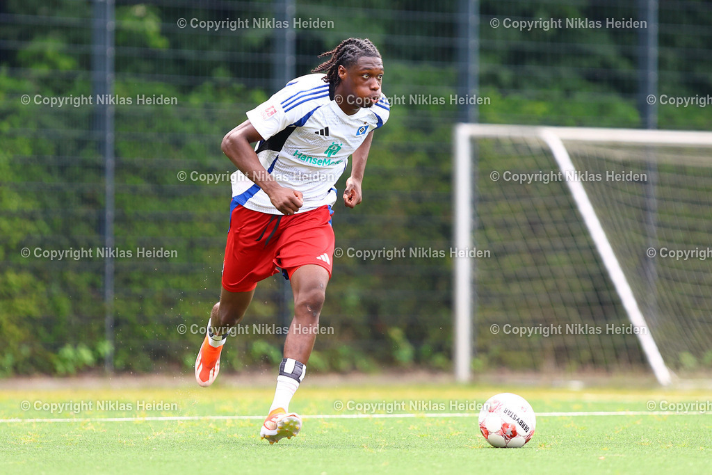 NH_HamburgerSVU21_HolsteinKielU23_Testspiel_20072025 | Shafiq Nandja (Hamburger SV U21)Fußball I Herren I Testspiel I Saison 2025-2026  I Hamburger SV U21 - Holstein Kiel U23 I 20.07.2025 I Alexander-Otto-Akademie - Realisiert mit Pictrs.com