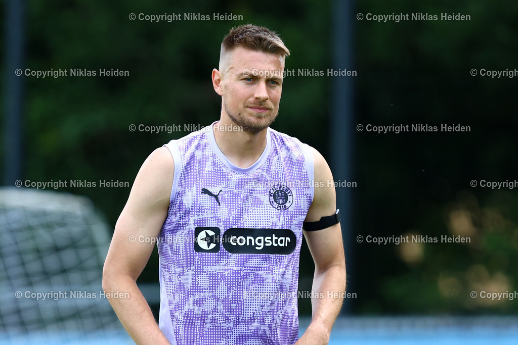 NH_FCStPauli_Training_11072025 | #5 Hauke Wahl (FC St. Pauli)Fußball I Herren I Training I Saison 2025-2026 I FC St. Pauli I 11.07.2025 I Trainingszentrum FC St. Pauli - Realisiert mit Pictrs.com