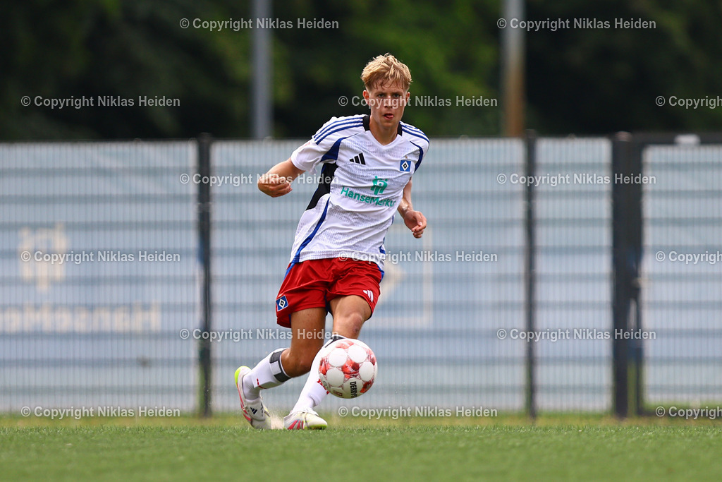 NH_HamburgerSVU21_HolsteinKielU23_Testspiel_20072025 | #14 Benjamin Lamce (Hamburger SV U21)Fußball I Herren I Testspiel I Saison 2025-2026  I Hamburger SV U21 - Holstein Kiel U23 I 20.07.2025 I Alexander-Otto-Akademie - Realisiert mit Pictrs.com