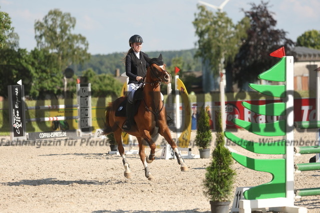 Rot am See_2024_Prfg.Nr.05_Springprfg_Kl.L_1.WP_Milena Helly_Nussini 11 (10) | Alle Fotos der Reiterjournal Fotografin Doris Matthaes im Reiterjournal Online-Fotoshop. - Realisiert mit Pictrs.com