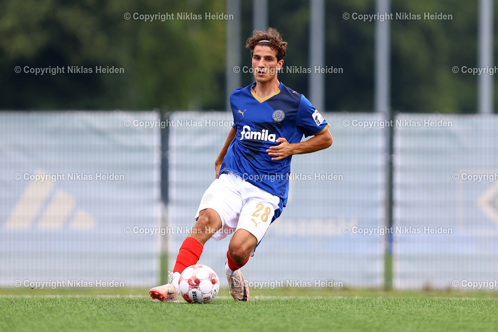NH_HamburgerSVU21_HolsteinKielU23_Testspiel_20072025 | #28 Gustav Karimi (Holstein Kiel U23)Fußball I Herren I Testspiel I Saison 2025-2026  I Hamburger SV U21 - Holstein Kiel U23 I 20.07.2025 I Alexander-Otto-Akademie - Realisiert mit Pictrs.com