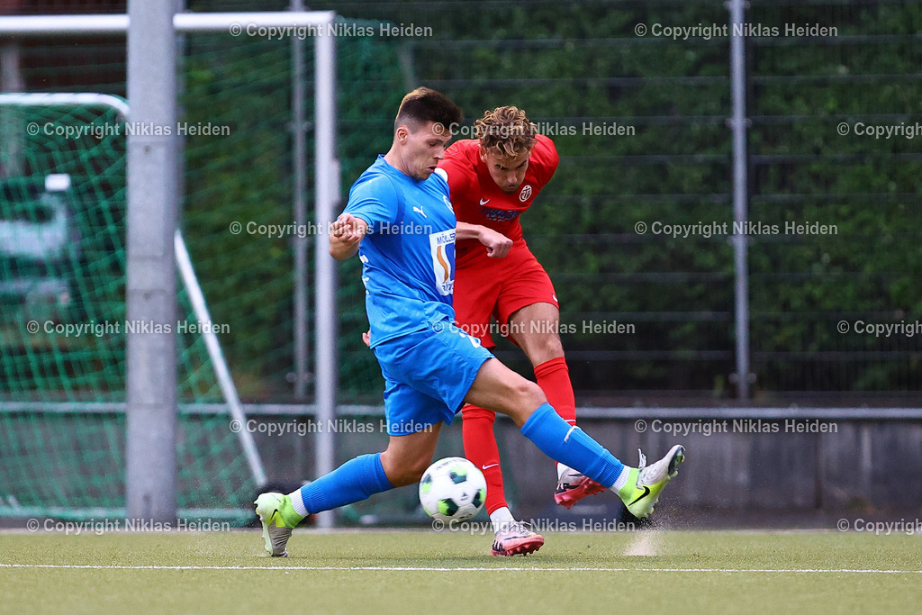 NH_USCPaloma_EimsbüttelerTV_Testspiel_11072025 | #25 Fabian Jacobs (USC Paloma), #72 Merlin Sinanovic (Eimsbütteler TV)Fußball I Herren I Testspiel I Saison 2025-2026  I USC Paloma - Eimsbütteler TV I 11.07.2025 I Jonny-Rehbein-Sportplatz - Realisiert mit Pictrs.com