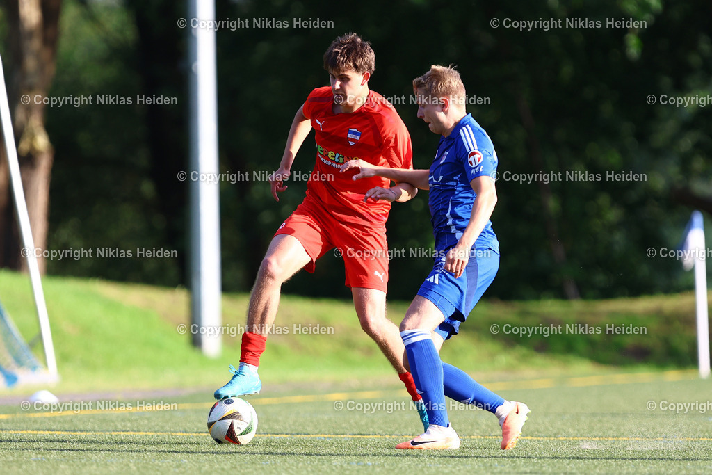 NH_TuSRotenhof_InterTürksporKiel_Testspiel_27062025 | #22 Jannik Sierks (TuS Rotenhof), #80 Tahir Yilmaz (Inter Türkspor Kiel)Fußball I Herren I Freundschaftsspiel I Saison 2025-2026  I TuS Rothenhof - Inter Türkspor Kiel I 27.06.2025 I B-Platz Rotenhof - Realisiert mit Pictrs.com