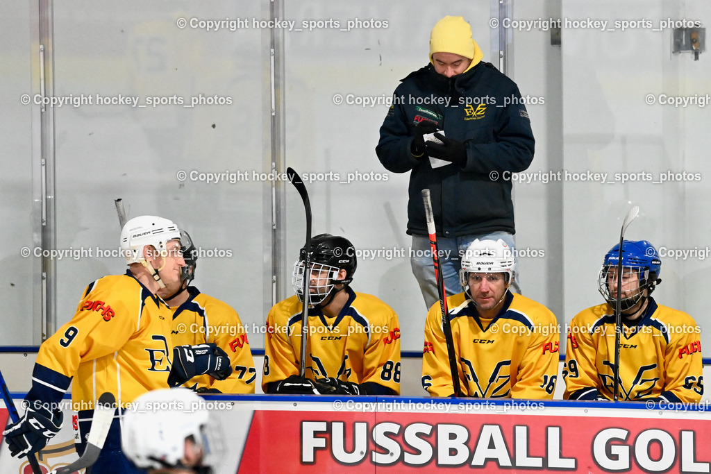 DSG Ledenitzen vs. ELV Zauchen 16.12.2022 | Spielerbank ELV Zauchen, #9 Frei Christopher, #88 Falkner Marco, Headcoch ELV Zauchen LUKAS GRÜNWALD, #16 Bürger Severin,#69 Leeb Christopher