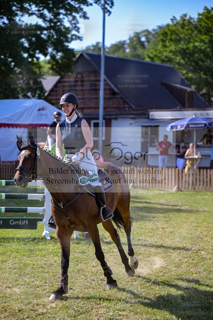 Reitturnier Voxtrup | Bilder aus dem Reitsport by Foto Oger - Domenic Schlinge - Realisiert mit Pictrs.com