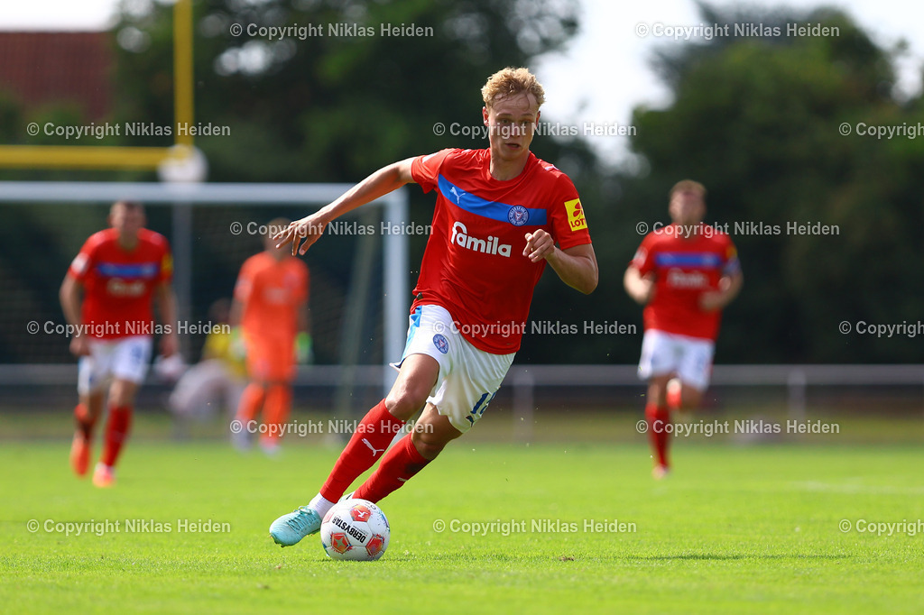 NH_EintrachtBraunschweig_HolsteinKiel_Testspiel_19072025 | #15 Kasper Davidsen (Holstein Kiel)Fußball I Herren I Testspiel I Saison 2025-2026  I Eintracht Braunschweig - Holstein Kiel I 19.07.2025 I Stadion am Salzgittersee - Realisiert mit Pictrs.com
