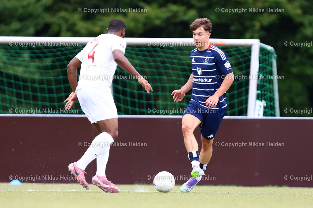 NH_BillstedtCup2025_Turnier_12072025 | Moritz Reimers (Hamburger SV U21), Samuel Olayisoye (Eimsbütteler TV)Fußball I Herren I Billstedt Cup 2025 I Saison 2025-2026  I Halbfinale I Hamburger SV U21 - Eimsbütteler TV I 12.07.2025 I Öjendorfer Weg - Realisiert mit Pictrs.com