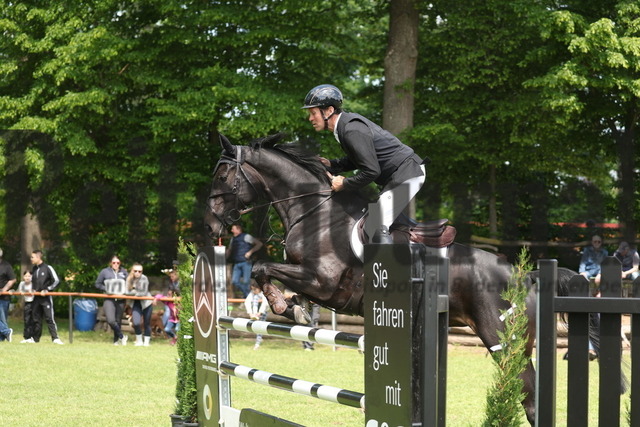 Weingarten_2023_Prfg.Nr.25_Springen_Kl.M_Clear-Round_Markus Kölz_Elisha 11 (1) | Alle Fotos der Reiterjournal Fotografin Doris Matthaes im Reiterjournal Online-Fotoshop. - Realisiert mit Pictrs.com