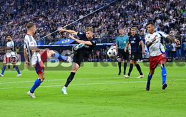 KBS Picture_HSV-HerthaBSC_071 | v.l. Muheim Miro (HSV) , Schuler Luca (Hertha BSC) , Selke Davie (HSV) ,Sportplatz :  Volksparkstadion, - Realized with Pictrs.com