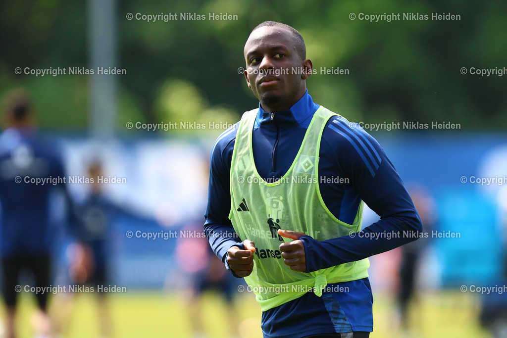 NH_HamburgerSV_Training_16052025 | #7 Jean-Luc Dompe (Hamburger SV)Fußball I Herren I Training I Saison 2024-2025 I Hamburger SV I 16.05.2025 I Trainingsplätze Volksparkstadion - Realisiert mit Pictrs.com
