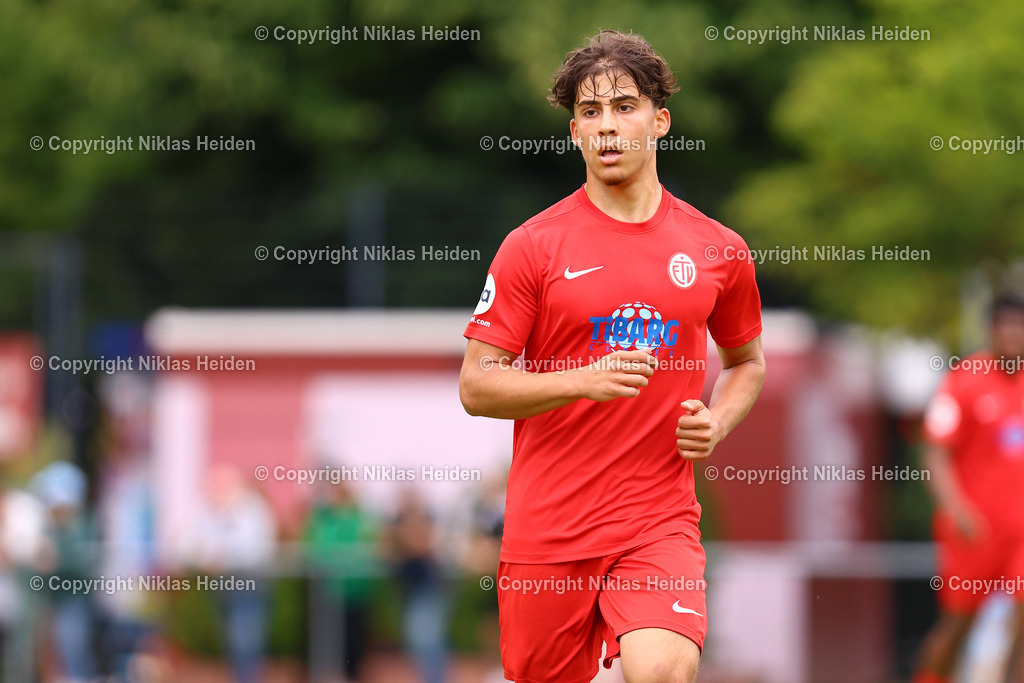 NH_EimsbüttelerTV_TSBPinneberg_Testspiel_13072025 | #20 Zülfü Kahn Demirbag (Eimsbütteler TV)Fußball I Herren I Testspiel I Saison 2025-2026  I Eimsbütteler TV - TBS Pinneberg I 13.07.2025 I Sportplatz Bundesstraße - Realisiert mit Pictrs.com
