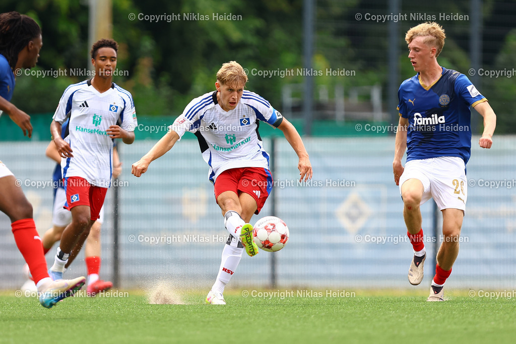 NH_HamburgerSVU21_HolsteinKielU23_Testspiel_20072025 | #14 Benjamin Lamce (Hamburger SV U21)Fußball I Herren I Testspiel I Saison 2025-2026  I Hamburger SV U21 - Holstein Kiel U23 I 20.07.2025 I Alexander-Otto-Akademie - Realisiert mit Pictrs.com