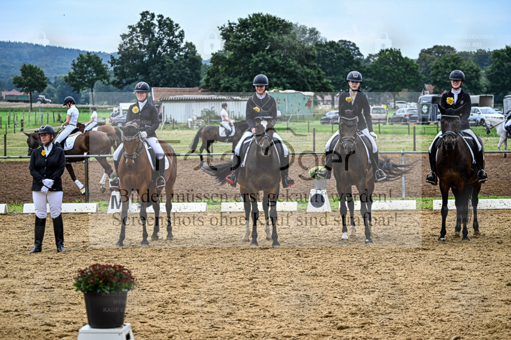 Reitturnier Hasbergen | Bilder aus dem Reitsport by Foto Oger - Domenic Schlinge - Realisiert mit Pictrs.com