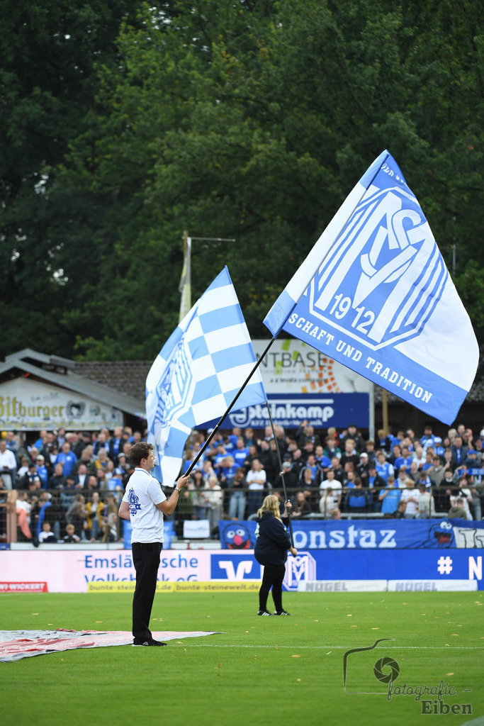 SV Meppen-VfB Lübeck | Herren Regionalliga Nord; SV Meppen (blau)-VfB Lübeck (weiß) am 01.08.2025 in Meppen (Hänsch-Arena), Photo: Philip Eiben 2025 - Realisiert mit Pictrs.com